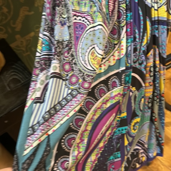 Etro cocktail dress. 92% Viscose 8% Elastin SZ42 double lined. Gorgeous colors - Picture 8 of 10